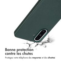 Accezz Coque arrière en cuir avec MagSafe Samsung Galaxy A36 / A56 - Cedar Green