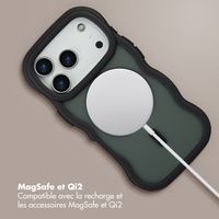 Selencia Coque arrière Wavy avec MagSafe Apple iPhone 17 Pro - Noir
