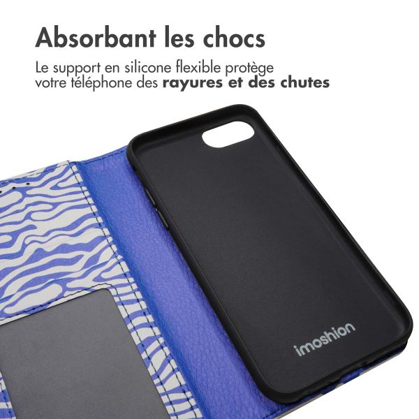 imoshion ﻿Étui de téléphone portefeuille Design iPhone SE (2022 / 2020) / 8 / 7 / 6(s) - White Blue Stripes