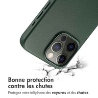 Accezz Coque arrière en cuir avec MagSafe iPhone 15 Pro Max - Cedar Green