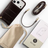 Selencia Nova coque arrière en cuir véritable avec porte-cartes Apple iPhone 17 Pro Max - Dark Chocolate