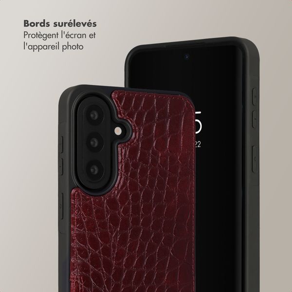 Selencia Coque de télephone Nova Croco avec cordon et porte-cartes Samsung Galaxy A57 (5G) - Burgundy
