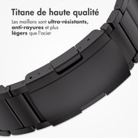 Accezz Bracelet en acier Titane mat Apple Watch Series 1 t/m 9 / SE (38/40/41 mm) | Series 10 / 11 (42 mm) - Noir