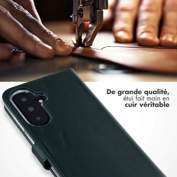 Selencia Étui portefeuille en cuir véritable Samsung Galaxy A37 (5G) - Vert
