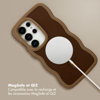 Selencia Coque arrière Wavy avec MagSafe Samsung Galaxy S25 Ultra - Mocha Brown