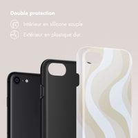Selencia Coque arrière Vivid Apple iPhone SE (2022 / 2020) / 8 / 7 - Desert Waves Beige