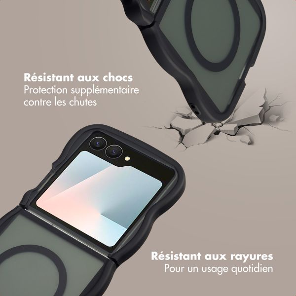 Selencia Coque arrière Wavy avec MagSafe Samsung Galaxy Z Flip 7 - Noir