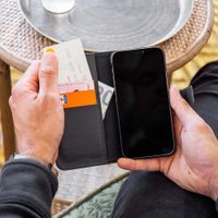 Accezz Étui de téléphone portefeuille en cuir de qualité supérieure 2 en 1 Samsung Galaxy S22 - Noir