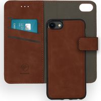 imoshion Etui de téléphone de type portefeuille 2-en-1 Apple iPhone SE (2022 / 2020) / 8 / 7 / 6(s) - Brun