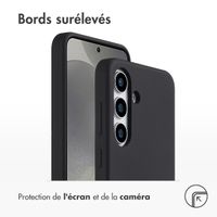 Accezz Coque Liquid Silicone Samsung Galaxy S25 - Noir