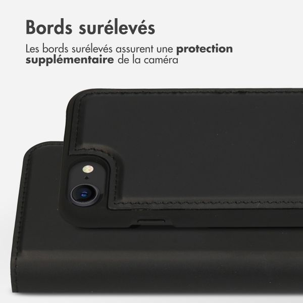 Accezz Étui de téléphone portefeuille en cuir de qualité supérieure 2 en 1 Apple iPhone SE (2022 / 2020) / 8 / 7 / 6(s) - Noir