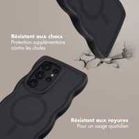 Selencia Coque arrière Wavy avec MagSafe Samsung Galaxy S24 Ultra - Noir