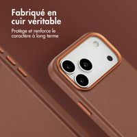 Accezz Coque arrière en cuir avec MagSafe Apple iPhone 17 Pro Max - Sienna Brown