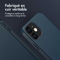 Accezz Coque arrière en cuir avec MagSafe Apple iPhone 12 (Pro) - Nightfall Blue