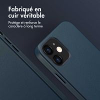 Accezz Coque arrière en cuir avec MagSafe iPhone 12 (Pro) - Nightfall Blue