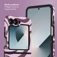 Selencia Coque arrière Vivid Samsung Galaxy Z Flip 6 / Flip 7 FE - Wavy Swirl Pink Plum