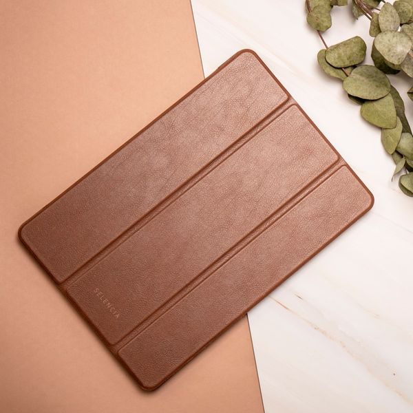 Selencia Coque en cuir vegan Nuria Trifold Book Samsung Galaxy Tab A7 - Marron