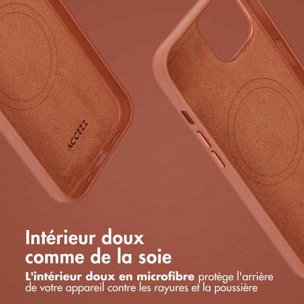 Accezz Étui de téléphone portefeuille en cuir 2-en-1 avec MagSafe iPhone 14 - Sienna Brown