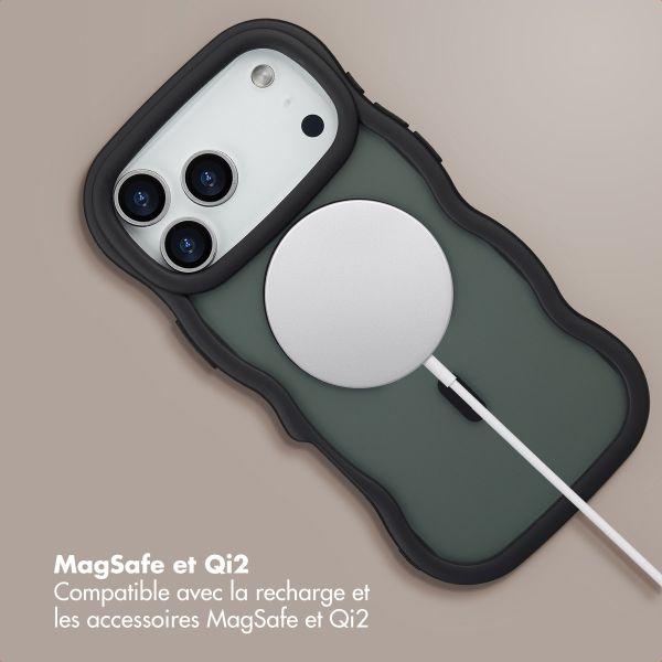 Selencia Coque arrière Wavy avec MagSafe Apple iPhone 17 Pro Max - Noir