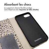 imoshion Étui de télephone portefeuille Design Apple iPhone SE (2022 / 2020) / 8 / 7 / 6(s) - Black And White Dots