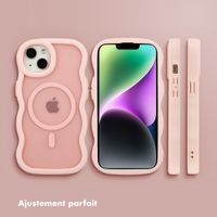 Selencia Coque arrière Wavy avec MagSafe Apple iPhone 14 / 13 - Soft Pink