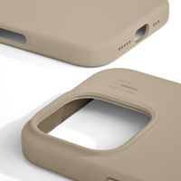 iDeal of Sweden Coque en silicone avec MagSafe Apple iPhone 16 Pro Max - Beige