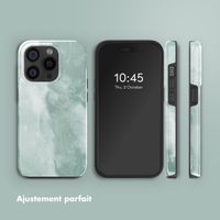 Selencia Coque arrière Vivid Tough avec MagSafe iPhone 15 Pro - Marble Grayed Jade