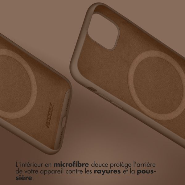 Accezz Coque Liquid Silicone avec MagSafe Apple iPhone 16 Pro Max - Marron clair