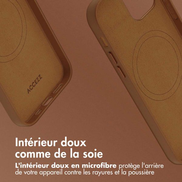 Accezz Coque arrière en cuir avec MagSafe iPhone 12 (Pro) - Sienna Brown