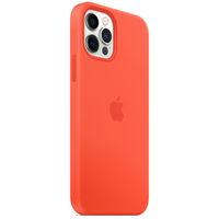 Apple Coque en silicone MagSafe Apple iPhone 12 (Pro) - Electric Orange