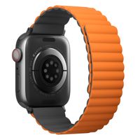 Uniq Bracelet Revix réversible Apple Watch Series 1 t/m 11 / SE / Ultra (44/45/46/49 mm) - Charcoal (Grey/Orange)