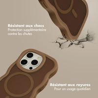 Selencia Coque arrière Wavy avec MagSafe Apple iPhone 15 Pro - Mocha Brown