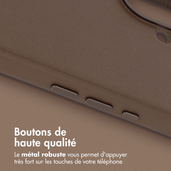 Accezz Coque arrière en cuir avec MagSafe Apple iPhone 16 - Marron café