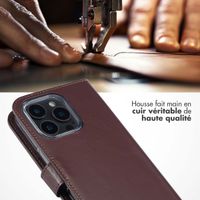 Selencia Étui portefeuille en cuir véritable Apple iPhone 16 Pro - Marron