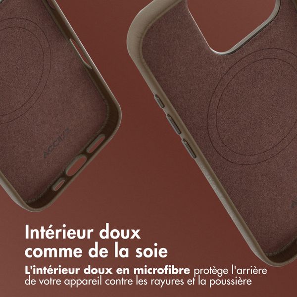Accezz Coque arrière en cuir avec MagSafe Apple iPhone 16 Pro - Marron café