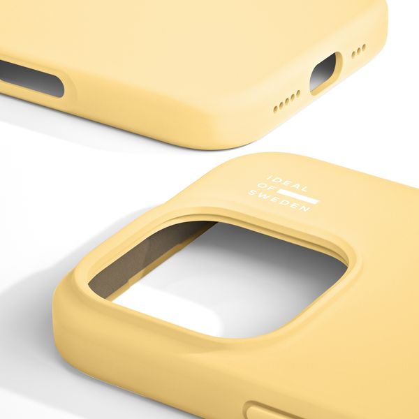 iDeal of Sweden Coque en silicone avec MagSafe Apple iPhone 16 Pro Max - Soft Lemon