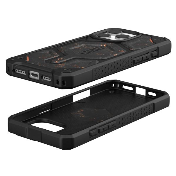 UAG Coque arrière Monarch Pro Apple iPhone 16 Pro Max - Forged Carbon