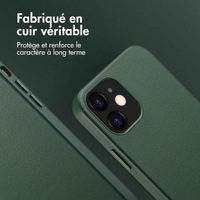 Accezz Coque arrière en cuir avec MagSafe Apple iPhone 12 (Pro) - Cedar Green