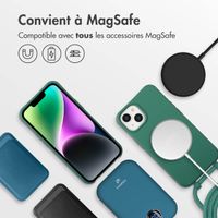 imoshion Coque arrière Color avec cordon amovible et MagSafe Apple iPhone 14 - Vert foncé