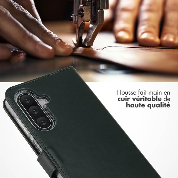 Selencia Étui portefeuille en cuir véritable Samsung Galaxy A17 - Vert