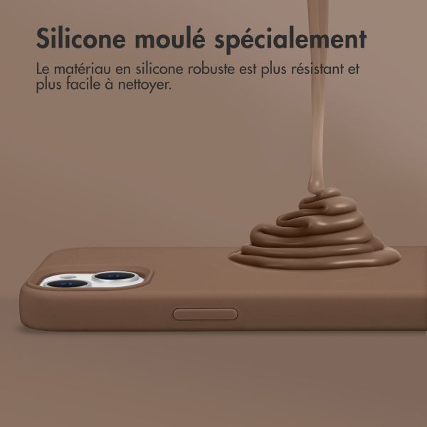 Accezz Coque Liquid Silicone avec MagSafe iPhone 16 Plus - Light Brown