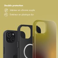 Selencia Coque arrière Vivid avec MagSafe Apple iPhone 15 - Gradient Olive Dust