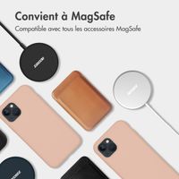 Accezz Coque Liquid Silicone avec MagSafe Apple iPhone 13 - Rose