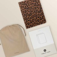 Selencia Coque tablette Sabi avec imprimé léopard Apple iPad Air 11 pouces (2025) M3 / (2024) M2 / Air 5 (2022) / Air 4 (2020) - Mocha Brown