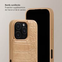 Selencia Coque de télephone Nova Croco avec cordon et porte-cartes Apple iPhone 16 Pro - Toasted Almond