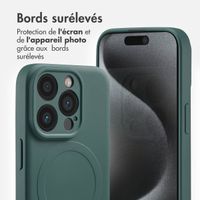 imoshion Coque Couleur avec MagSafe iPhone 15 Pro - Vert foncé