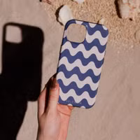 Selencia Coque arrière Vivid Apple iPhone 11 - Wave Vibes Classic Blue