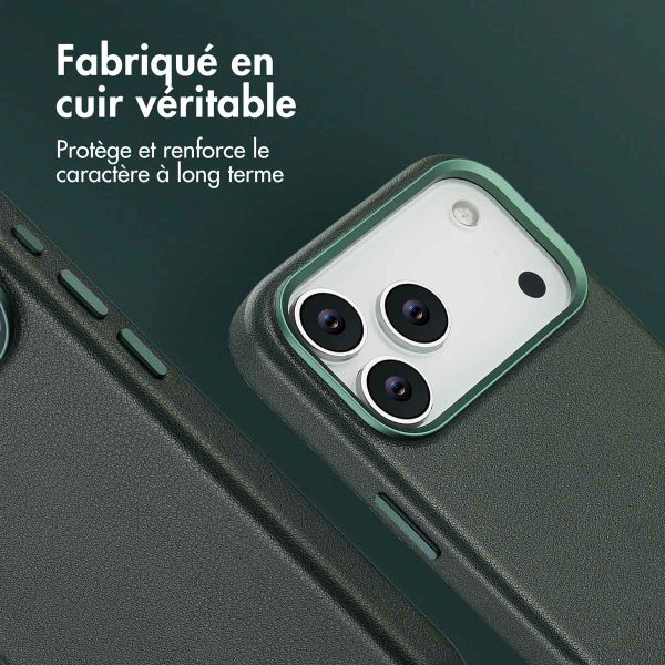 Accezz Coque arrière en cuir avec MagSafe Apple iPhone 17 Pro Max - Cedar Green