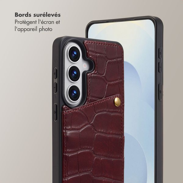 Selencia Coque de télephone Nova Croco avec cordon et porte-cartes Samsung Galaxy S26 - Burgundy