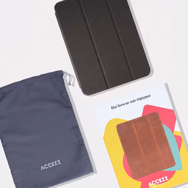 Accezz Coque tablette trifold en cuir Apple iPad Pro 13 (2025) M5 / (2024) M4 - Noir